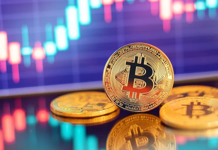 Oct. 10 Shock: Why Bitcoin Rebounded While Altcoins Crashed